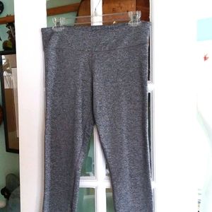 Forever 21 Capri Size L Heather Gray